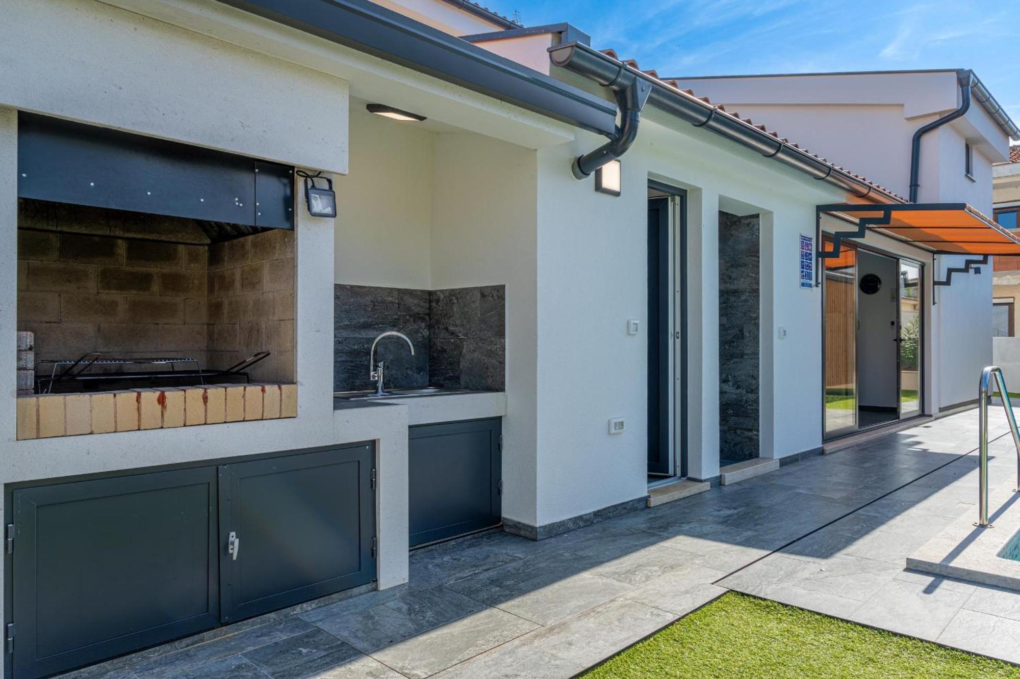 Villa Paradise Medulin Exterior photo